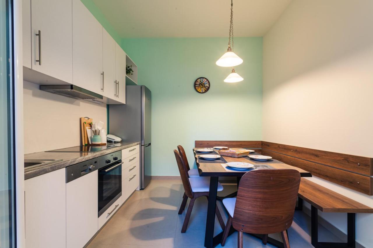 Upscale Modern Escape In The Historic Center Apartment กาลามาตา ภายนอก รูปภาพ